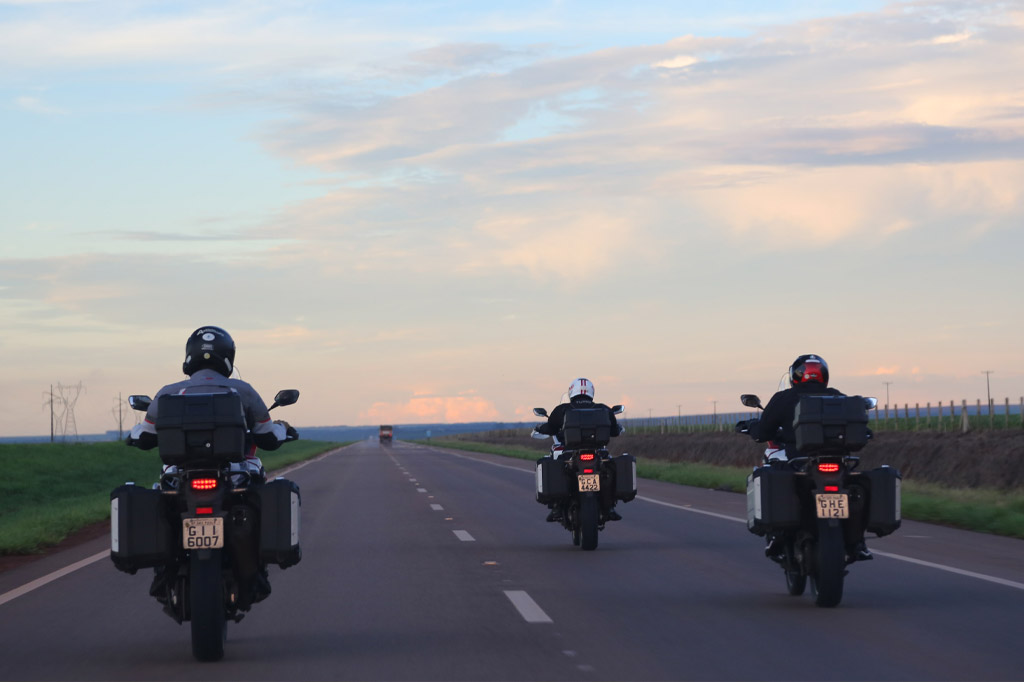 Siga essas regrinhas e tenha uma boa viagem de moto em grupo